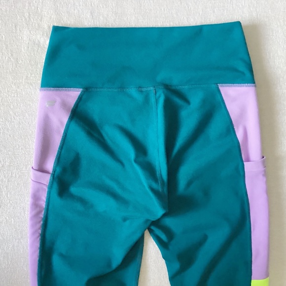 Fabletics PowerHold On-The-Go Paradise Leggings Woman’s Small Compression Pocket - Picture 8 of 14